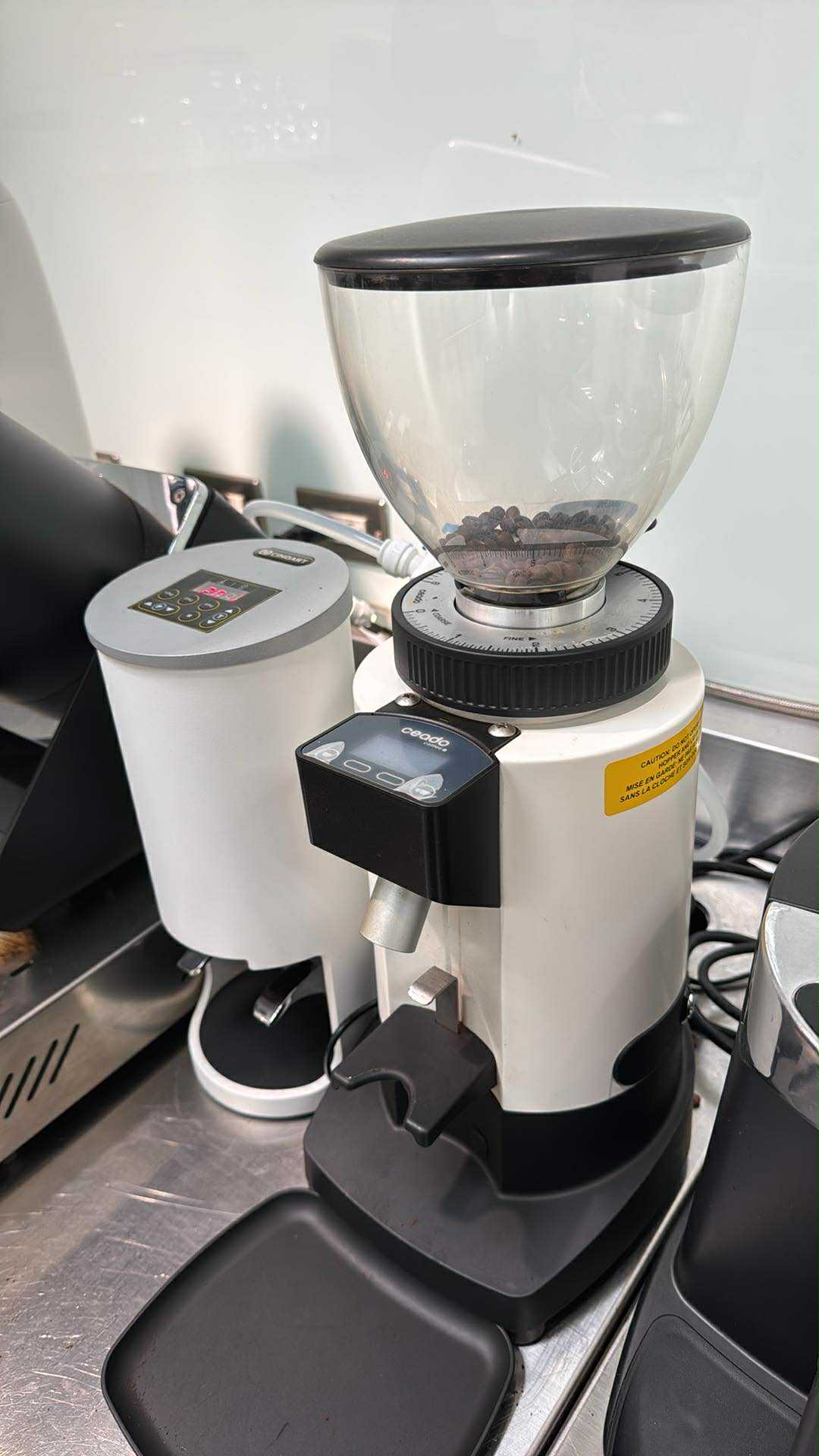 【優惠價】耐用實惠訂量磨豆機  ceado E7P 訂量磨豆機 (黑白兩色)